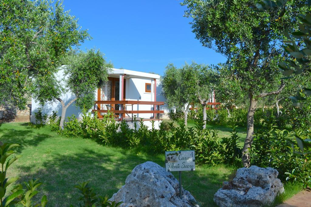 Agriturismo Antichi Ulivi Villa Mattinata Kültér fotó